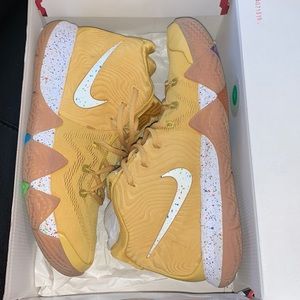 Kyrie Irving 4 Cinnamon Toast Crunch - NIKE KYRIE 4 CTC MENS SIZE 10